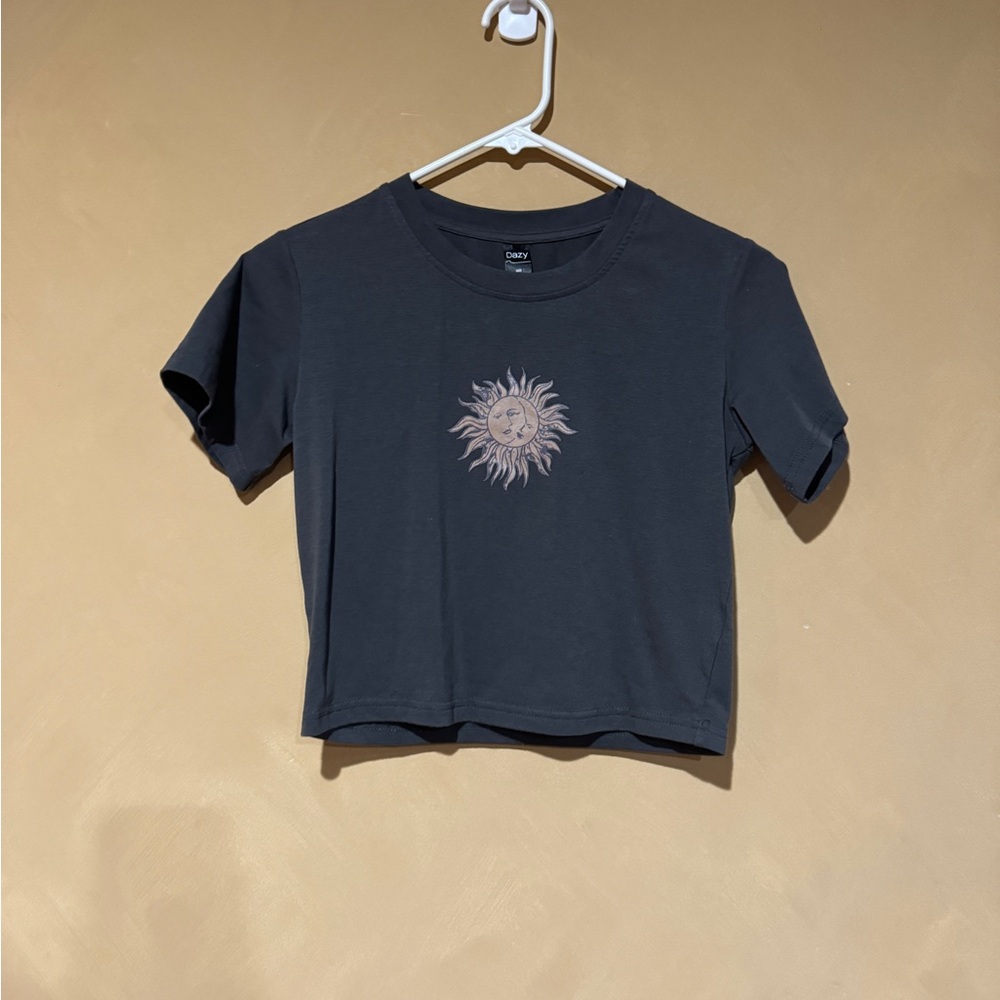 SHEIN Charcoal Sun Graphic Crop Top